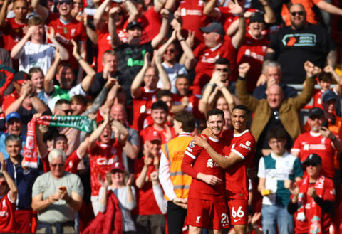 Duel Liverpool vs Tottenham di Liga Inggris. Foto: Reuters/Carl Recine