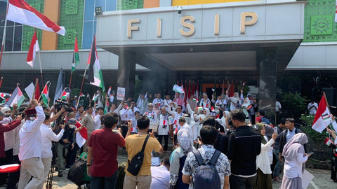 Aksi Bela Palestina dan Kutuk Israel di Univesitas Muhammadiyah Jakarta (UMJ), Selasa (7/5/2024). Foto: Raga Imam/kumparan
