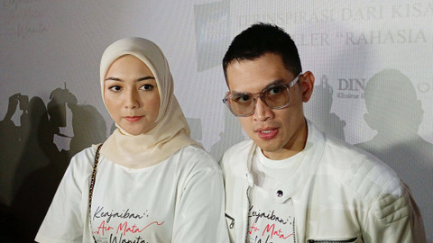 Pasangan artis Citra Kirana dan Rezky Aditya saat ditemui di kawasan Sudirman, Jakarta Pusat, Selasa (7/5). Foto: Aprilandika Pratama/kumparan