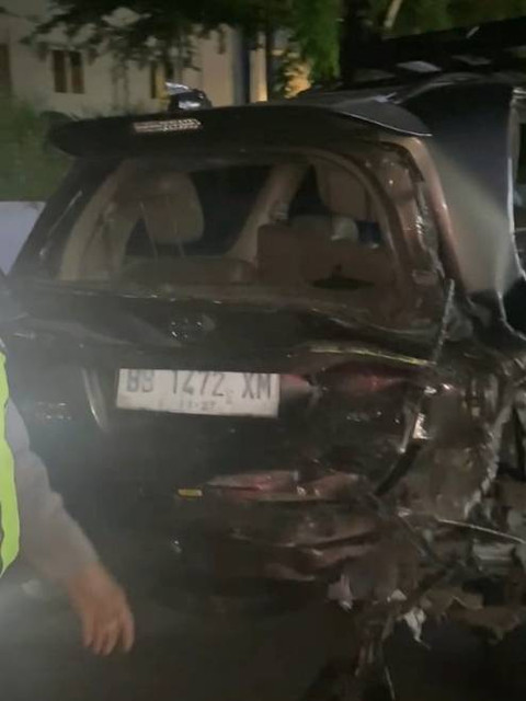 Mobil yang ditabrak Mercy di Kota Medan pada Rabu (8/5/2024). Foto: Dok. Istimewa