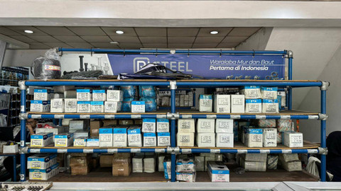Stok mur dan baut RJ Steel Jogja, waralaba mur dan baut pertama di Indonesia. Foto: Rochmad NH/Pandangan Jogja