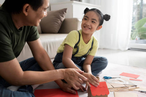 Bermain bersama anak. Foto: Freepik