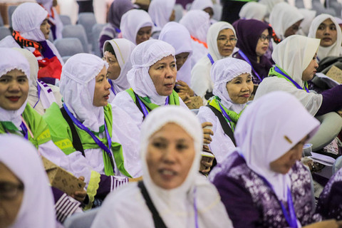 Calon Jamaah haji di Asrama Haji Pondok Gede Jakarta, Sabtu (11/5/2024).  Foto: Jamal Ramadhan/kumparan