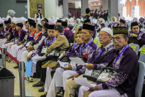 Calon Jamaah haji di Asrama Haji Pondok Gede Jakarta, Sabtu (11/5/2024).  Foto: Jamal Ramadhan/kumparan