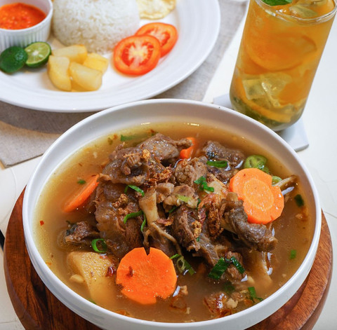 Traditional Oxtail Soup. Foto: Bakerzin