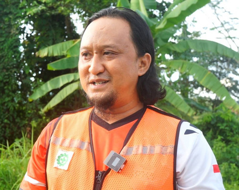 Andika Yohantoro, tokoh muda Kutai Timur, berjuang dalam pengolahan sampah di Composting Training Center (CTC), Sangatta. Foto: Dok. PT BUMI Resources