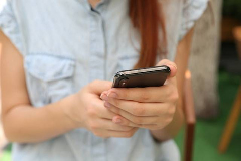 Ilustrasi Tebak Jawaban Mereka: sebutkan topik percakapan dianggap sebagai pribadi. Foto: Unsplash/Yura Fresh