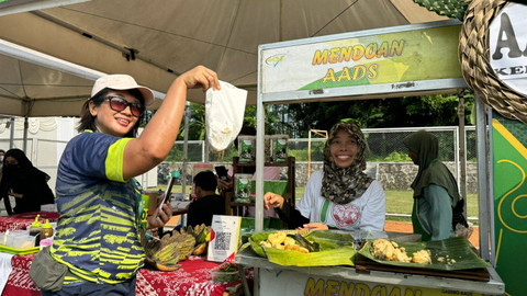 Kepala Dinas Koperasi dan UMKM DIY, Srie Nurkyatsiwi, setelah mengikuti fun run di acara HUT Kalurahan Banyurejo, Sleman, Sabtu (11/5). Foto: Arif UT/Pandangan Jogja