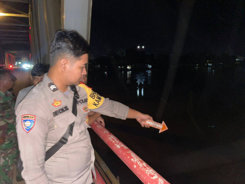 Personel Polres Ketapang saat melakukan olah TKP. Foto: Dok, Polres Ketapang