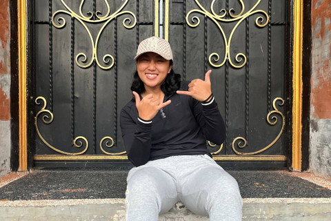 Yolanda Krismonica, Kiper Timnas Wanita dan Exco APPI, saat diwawancarai kumparanBOLANITA di Stadion Ngurah Rai, Denpasar, Bali, Jumat (10/5/2024). Foto: Aji Nugrahanto/kumparan