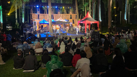 Jazz Gunung Slamet digelar di Bumi Perkemahan Palawi, Wana Wisata Baturaden, Banyumas, Jawa Tengah, pada Sabtu (11/5/2024). Foto: Vincentius Mario/kumparan