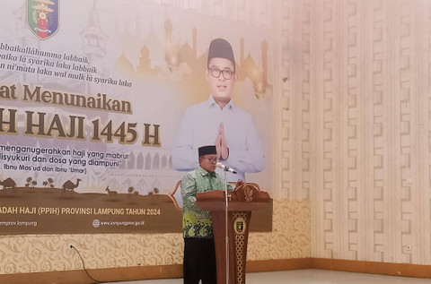 Gubernur Lampung Arinal Djunaidi dalam pelepasan calon jamaah haji 2024 kloter pertama. | Foto : Eka Febriani / Lampung Geh