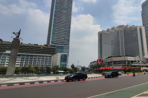 Suasana di Bundaran HI pada Minggu (12/5) siang. Foto: Rachmadi Rasyad/kumparan