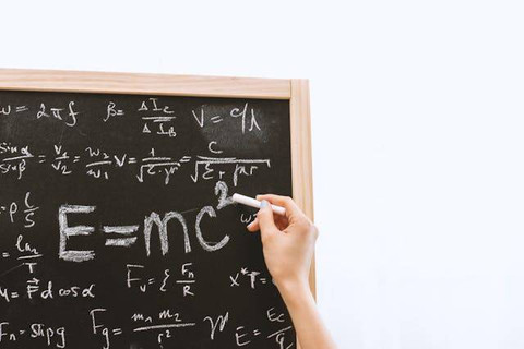 Ilustrasi Suatu Atom yang Bermuatan Positif Disebut. Sumber: Pexels/Jeshoots com