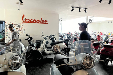 Suasana showroom Vescooter, dealer Vespa matic di Depok. Foto: Fitra Andrianto/kumparan