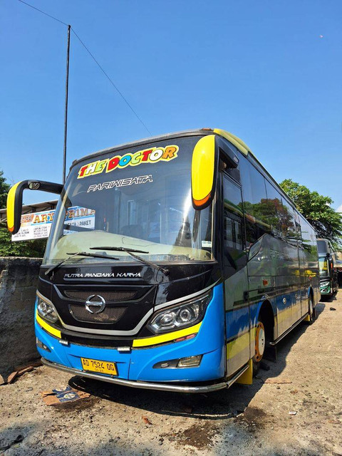 Wujud bus yang diduga sebelum diubah menjadi armada pariwisata PO Putera Fajar. Foto: Dok. Istimewa