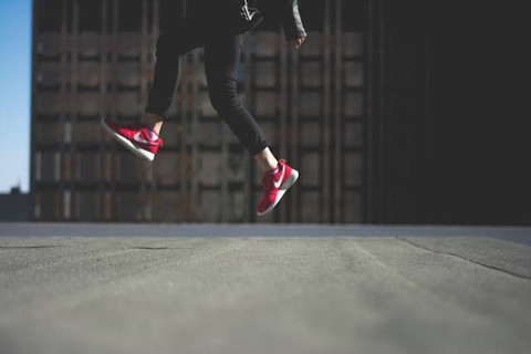 Jelaskan Tujuan Lompat Jangkit dan Tuliskan Pula Lima Macam Gerak Spesifik Lompat Jangkit! Foto Hanya Ilustrasi. Sumber Foto: Unsplash.com/Redd F