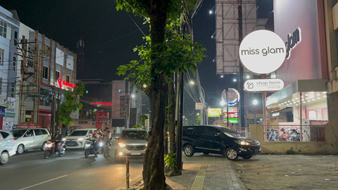 Lokasi pedagang martabak yang viral cekcok dengan anggota Dishub Medan di Jalan Gajah Mada, Kota Medan. Foto: Tri Vosa/kumparan