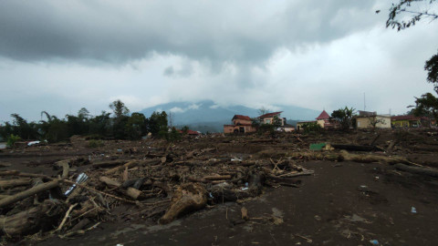 Suasana usai banjir lahar dingin Gunung Marapi di Nagari Bukik Batabuah, Kabupaten Agam, Sumatera Barat, Rabu (15/5/2024). Foto: Jonathan Devin/kumparan