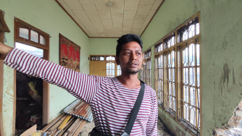Kondisi rumah Widya Putra (37), korban terdampak banjir lahar dingin Gunung Marapi di Nagari Bukik Batabuah, Kabupaten Agam, Sumatera Barat, Rabu (15/5/2024). Foto: Jonathan Devin/kumparan