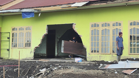 Kondisi rumah Widya Putra (37), korban terdampak banjir lahar dingin Gunung Marapi di Nagari Bukik Batabuah, Kabupaten Agam, Sumatera Barat, Rabu (15/5/2024). Foto: Jonathan Devin/kumparan