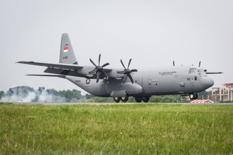 Pesawat C130J Super Hercules A1342 tiba di Lanud Halim Perdanakusuma, Jakarta, Kamis (16/5/2024). Foto: Asprilla Dwi Adha/ANTARA FOTO