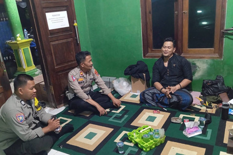 Polisi sambangi pemilik mobil Pajero dengan aksesoris mirip senjata api. Foto: Dok. Polres Cilegon