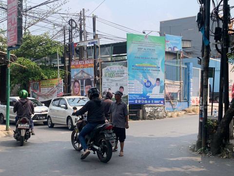 Perempatan Rawa Bacang, Jati Rahayu, Kota Bekasi tempat kejadian ada maling motor yang menodongkan pistol pada Sabtu (18/5/2024). Foto: Luthfi Humam/kumparan