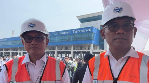 Direktur Utama PT Pelindo Terminal Petikemas, M. Adji, dan Presiden Direktur JICT, Ade Hartono, Sabtu (18/5/2024). Foto: Fariza Rizky Ananda/kumparan