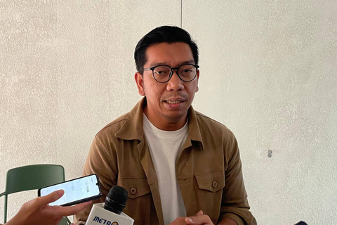 Peneliti ICW, Kurnia Ramadhana, saat diwawancarai wartawan di Rumah Belajar ICW, Jakarta Selatan, Minggu (19/5/2024). Foto: Fadhil Pramudya/kumparan
