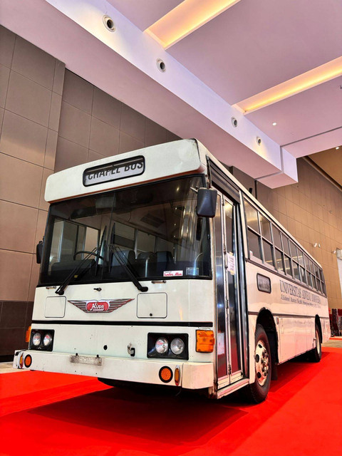 Bus bekas Hino eks armada antar jemput Univesitas Advent Indonesia (UNAI) Bandung milik PO Sumber Alam. Foto: dok. Sumber Alam