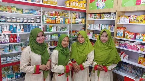 Owner Apotek Basuki Jaya, Bertekad Bisnis Berkembang Wujudkan To The Next Level (2)