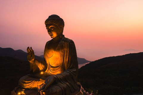 Ilustrasi Peran Bhikkhu Ashin Jinarakkhita Sebagai Pelopor Kebangkitan Agama Buddha, Foto: Unsplash/CHUNYIP WONG.