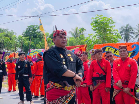 R. Berlian Marga, S.H atau yang bergelar Panglima Elang Berantai Kerajaan Paksi Pak Sekala Brak Kepaksian Pernong Lampung | Foto : Istimewa