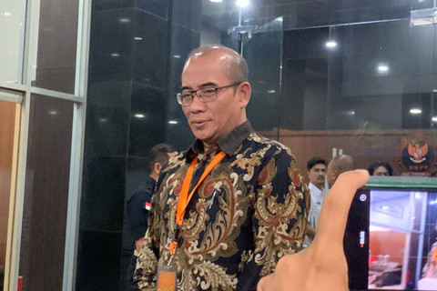 Ketua KPU, Hasyim Asyari usai jalani sidang perdana kasus dugaan tindak asusila di Kantor DKPP, Jakarta, Rabu (22/5/2024). Foto: Luthfi Humam/kumparan