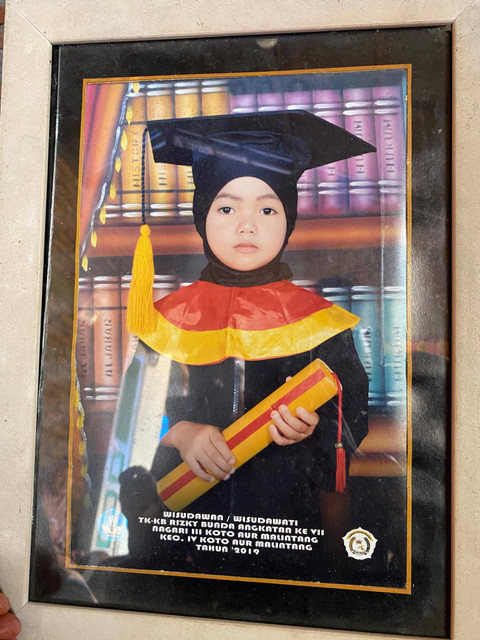 Foto mendiang Aldelia di rumah duka, Jumat (24/5). Foto: Dok. Irwanda
