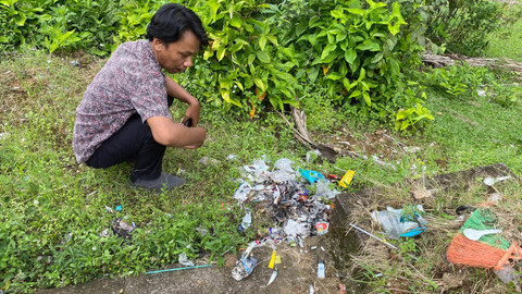 Lokasi pembakaran sampah tempat kejadian Aldelia terbakar, Jumat (24/5). Foto: Irwanda