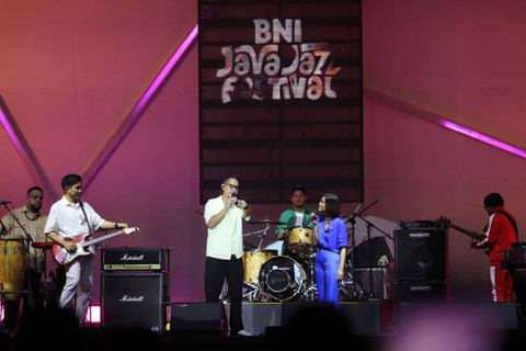 Maliq & D'Essentials menghibur penonton saat konser BNI Java Jazz Festival 2024 di JI-Expo Kemayoran, Jakarta, Jumat (24/5/2024). Foto: Dicky Adam Sidiq/kumparan