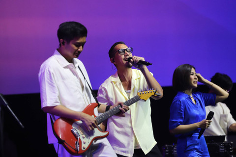 Maliq & D'Essentials menghibur penonton saat konser BNI Java Jazz Festival 2024 di JIExpo Kemayoran, Jakarta, Jumat (24/5/2024). Foto: Dicky Adam Sidiq/kumparan