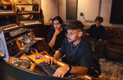 QuickBuck berkolaborasi dengan NUZB. Foto: Istimewa