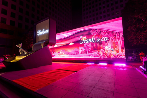 Frank & co. gelar pameran perhiasan dan instalasi unik di box raksasa dalam rangka perayaan ulang tahun yang ke-28. Foto: Frank & co.