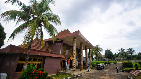 Museum negeri Sumsel yang tetap eksis meski minat berkunjung masyarakat Sumatera Selatan terbilang masih rendah, Sabtu (25/5) Foto: ary priyanto/urban id