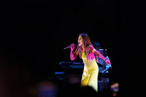 Mahalini menghibur penonton saat konser BNI Java Jazz Festival 2024 di JIExpo Kemayoran, Jakarta, sabtu (25/5/2024). Foto: Dicky Adam Sidiq/kumparan