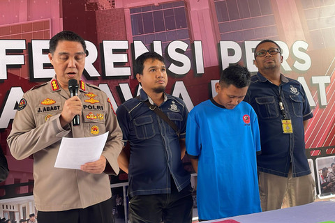 Pegi Setiawan, saat konferensi pers kasus pembunuhan Vina Cirebon di Polda Jabar. Foto: Dok. kumparan