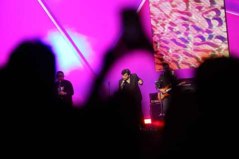 Tompi tampil pada konser BNI Java Jazz Festival 2024 di Teh Botol Sosro Hall, JIExpo Kemayoran, Jakarta, Minggu (26/5/2024). Foto: Dicky Adam Sidiq/kumparan