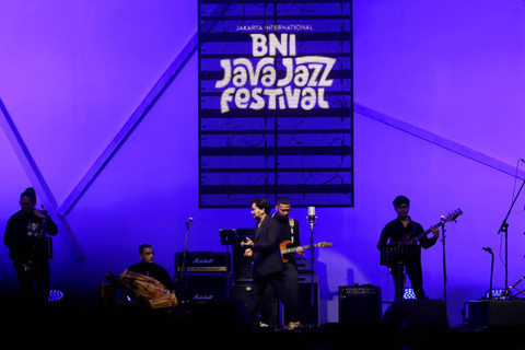 Tompi tampil pada konser BNI Java Jazz Festival 2024 di Teh Botol Sosro Hall, JIExpo Kemayoran, Jakarta, Minggu (26/5/2024). Foto: Dicky Adam Sidiq/kumparan
