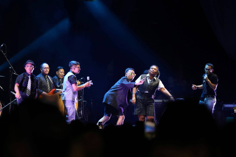 Project Pop menghibur penonton saat konser BNI Java Jazz Festival 2024 di Java Jazz Stage JIExpo Kemayoran, Jakarta, Minggu (26/5/2024). Foto: Dicky Adam Sidiq/kumparan