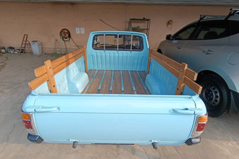 Datsun B120 tahun 1972 yang dikonversi jadi mobil listrik oleh Studio Motor. Foto: Fitra Andrianto/kumparan