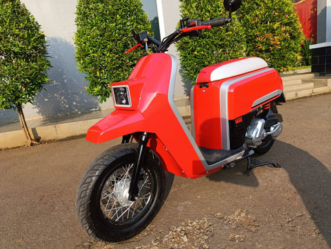 Suzuki Spin 125 yang dikustom jadi Suzuki Hustler Scoot garapan Studio Motor. Foto: Fitra Andrianto/kumparan