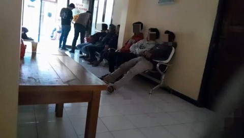 Para pelaku saat di kantor polisi. Dok: mili.id.